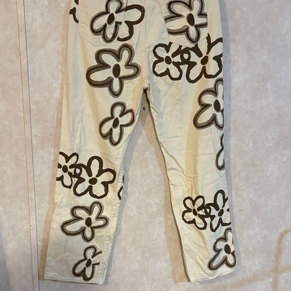 SONQ Floral Women's Boyfriend Jeans - Cream and Brown - Picture 7 of 11